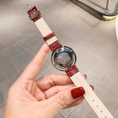 Royal Crown Mặt Xà Cừ Trắng |Nữ Giới |Đính Đá |Dây Da Đỏ Mận |Máy Pin (Quartz) |Size 36mm