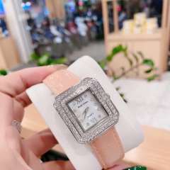 Royal Crown Mặt Vuông |Nữ Giới |Đính Đá |Dây Da Hồng |Máy Pin (Quartz) |Size 34mm