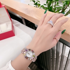 Royal Crown Mặt Xà Cừ |Nữ Giới |Đính Pha Lê Nhiều Màu |Lắc Tay Silver |Máy Pin (Quartz) |Size 34mm