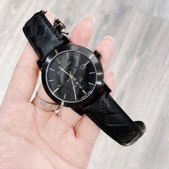 Burberry The City Embossed |Nam Giới |Mặt Tròn |Dây Da Đen |Máy Pin (Quartz) |Size 42mm