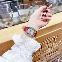 Versace Couture |Nữ Giới |Mặt Chữ Nhật Trắng |Vàng Gold |Dây Da Đỏ |Máy Pin (Quartz) |Size 30x38mm