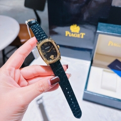 Versace Couture |Nữ Giới |Mặt Chữ Nhật |Vàng Gold |Dây Da Đen |Máy Pin (Quartz) |Size 30x38mm