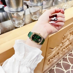 Versace Couture |Nữ Giới |Mặt Chữ Nhật |Vàng Gold |Dây Da Xanh Lá |Máy Pin (Quartz) |Size 30x38mm