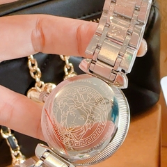 Versace Daphnis |Nữ Giới |Mặt Đen |Dây Kim Loại Silver |Máy Pin (Quartz) |Size 35mm