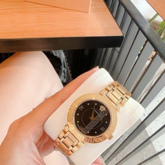 Versace Daphnis |Nữ Giới |Mặt Đen |Dây Kim Loại Vàng Gold |Máy Pin (Quartz) |Size 35mm
