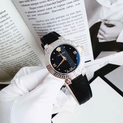 Versace Daphnis |Nữ Giới |Mặt Tròn |Silver |Dây Da Đen |Máy Pin (Quartz) |Size 35mm