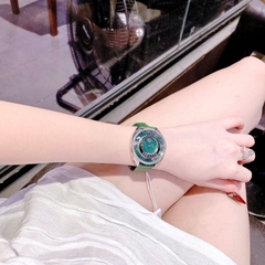 Versace Destiny |Nữ Giới |Đính Đá Xanh |Dây Da Xanh Lá |Máy Pin (Quartz) |Size 36mm