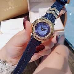 Versace DV-25 |Nữ Giới |Mặt Tròn |Đính Đá |Dây Da Xanh Dương |Máy Pin (Quartz) |Size 36mm