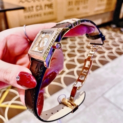 Versace DV-25 |Nữ Giới |Mặt Vuông Trắng |Dây Da Đen |Máy Pin (Quartz) |Size 36mm