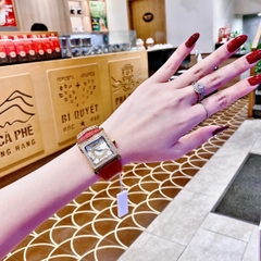 Versace DV-25 |Nữ Giới |Mặt Vuông Trắng |Dây Da Đỏ |Máy Pin (Quartz) |Size 36mm