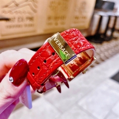 Versace DV-25 |Nữ Giới |Mặt Vuông Trắng |Dây Da Đỏ |Máy Pin (Quartz) |Size 36mm
