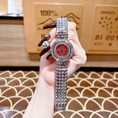 Versace Eon 2 Vòng Xoay |Nữ Giới |Mặt Tròn Đỏ |Dây Kim Loại Silver |Máy Pin (Quartz) |Size 33mm