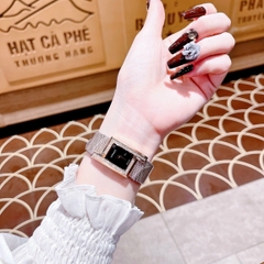Versace Greca Icon |Nữ Giới |Mặt Chữ Nhật Đen |Đính Đá |Dây Lưới Rose Gold |Máy Pin (Quartz) |Size 21x39mm