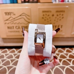 Versace Greca Icon |Nữ Giới |Mặt Chữ Nhật Trắng |Dây Lưới Rose Gold |Máy Pin (Quartz) |Size 21x39mm