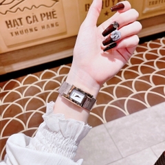 Versace Greca Icon |Nữ Giới |Mặt Chữ Nhật Trắng |Dây Lưới Rose Gold |Máy Pin (Quartz) |Size 21x39mm