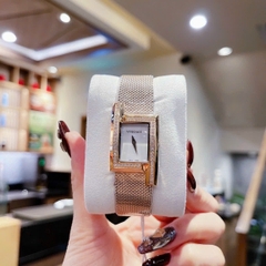 Versace Greca Icon |Nữ Giới |Mặt Chữ Nhật Trắng |Đính Đá |Dây Lưới Rose Gold |Máy Pin (Quartz) |Size 21x39mm