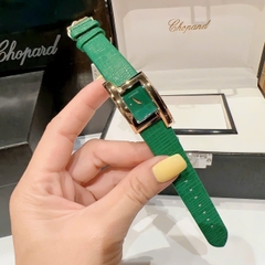Versace Greca Icon |Nữ Giới |Mặt Chữ Nhật |Vàng Gold |Dây Da Xanh Lá |Máy Pin (Quartz) |Size 21x39mm