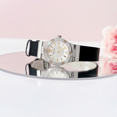 Versace Greca Logo |Nữ Giới |Mặt Trắng |Silver |Dây Da Đen |Máy Pin (Quartz) |Size 38mm