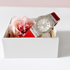 Versace Greca Logo |Nữ Giới |Mặt Trắng |Silver |Dây Da Đỏ |Máy Pin (Quartz) |Size 38mm