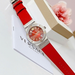 Versace Greca Logo |Nữ Giới |Mặt Tròn |Silver |Dây Da Đỏ |Máy Pin (Quartz) |Size 38mm