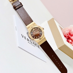 Versace Greca Logo |Nữ Giới |Mặt Tròn |Vàng Gold |Dây Da Nâu |Máy Pin (Quartz) |Size 38mm