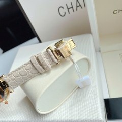 Versace Revive |Nữ Giới |Mặt Đen |Tráng Gương |Dây Da Màu Kem |Máy Pin (Quartz) |Size 35mm