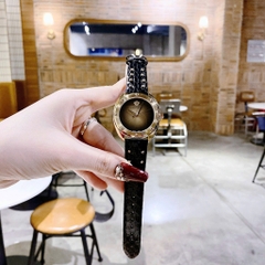 Versace Shadov |Nữ Giới |Mặt Tròn |Vàng Gold |Dây Da Đen |Máy Pin (Quartz) |Size 38mm