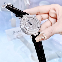 Xcer Đính Pha Lê |Nữ Giới |Mặt Tròn |Silver |Dây Da Đen |Pin (Máy Quartz) |Size 35mm