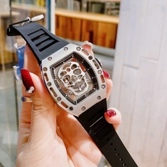 Xcer Hình Đầu Lâu |Nam Giới |Mặt Oval |Silver |Dây Cao Su Đen |Máy Pin (Quartz) |Size 42mm