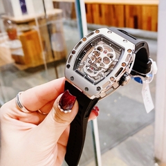 Xcer Hình Đầu Lâu |Nam Giới |Mặt Oval |Silver |Dây Cao Su Đen |Máy Pin (Quartz) |Size 42mm