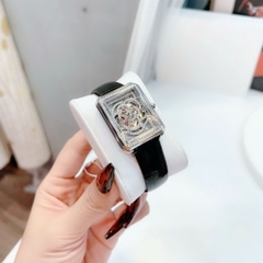 Xcer Mặt Chữ Nhật |Nữ Giới |Đính Đá Bông Hoa |Silver |Dây Da Đen |Máy Pin (Quartz) |Size 32mm