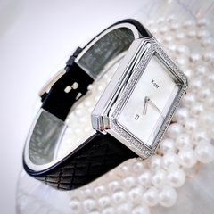 Xcer Mặt Chữ Nhật Trắng |Nữ Giới |Khảm Đá |Silver |Dây Trám Đen |Máy Pin (Quartz) |Size 28mm