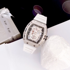 Xcer Mặt Oval |Nam Giới |Hình Đầu Lâu |Silver |Dây Silicone Trắng |Máy Pin (Quartz) |Size 42mm
