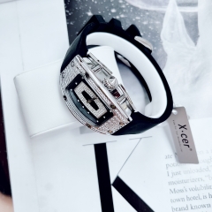 Xcer Mặt Oval |Nữ Giới |Đính Đá |Trắng Silver |Dây Cao Su Đen |Máy Pin (Quartz) |Size 36mm