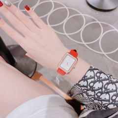 Xcer Mặt Vuông Trắng |Nữ Giới |Đính Đá |Rose Gold |Dây Da Đỏ |Máy Pin (Quartz) |Size 28mm