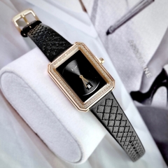 Xcer Tựa Chanel |Nữ Giới |Mặt Chữ Nhật |Đính Đá |Rose Gold |Dây Da Đen |Máy Pin (Quartz) |Size 28mm