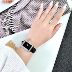Xcer Tựa Chanel |Nữ Giới |Mặt Chữ Nhật |Đính Đá |Silver |Dây Da Đen |Máy Pin (Quartz) |Size 28mm