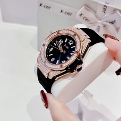 Xcer Tựa Hublot |Nữ Giới |Đính Đá Rose Gold |Dây Silicone Đen |Máy Pin (Quartz) |Size 36mm