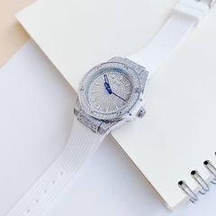 Xcer Tựa Hublot |Nữ Giới |Full Đá Silver |Dây Cao Su Trắng |Máy Pin (Quartz) |Size 34mm