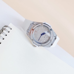 Xcer Tựa Hublot |Nữ Giới |Full Đá Silver |Dây Cao Su Trắng |Máy Pin (Quartz) |Size 34mm