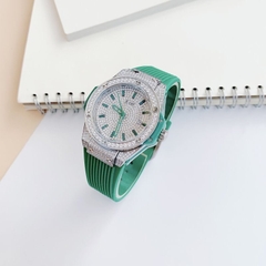 Xcer Tựa Hublot |Nữ Giới |Full Đá Silver |Dây Cao Su Xanh Lá |Máy Pin (Quartz) |Size 34mm
