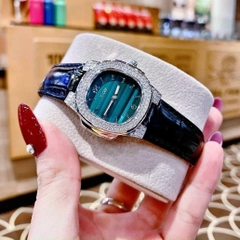 Xcer Tựa Patek Philippe |Nữ Giới |Mặt Vuông |Xanh Lá |Dây Da Đen |Máy Pin (Quartz) |Size 30mm