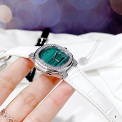 Xcer Tựa Patek Philippe |Nữ Giới |Mặt Xanh Lá |Dây Da Trắng |Máy Pin (Quartz) |Size 30mm
