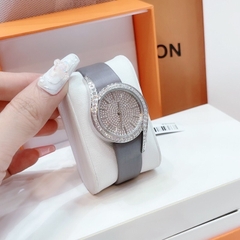 Xcer Tựa Piaget |Nữ Giới |Full Đá |Trắng Silver |Dây Da Xám |Máy Pin (Quartz) |Size 32mm