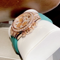 Xcer Tựa Rolex |Nữ Giới |Full Đá Rose Gold |Dây Silicone Xanh Lá |Máy Pin (Quartz) |Size 38mm