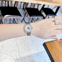 Chopard Mặt Xà Cừ |Nữ Giới |Bông Hoa Đính Đá |Dây Kim Loại Rose Gold |Máy Pin (Quartz) |Size 30mm