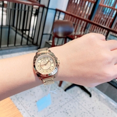 Coach Boyfriend |Nữ Giới |Mặt Tròn |Đính Đá |Dây Kim Loại Vàng Gold |Máy Pin (Quartz) |Size 35mm