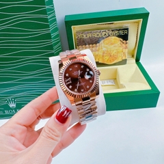 Rolex Đính Đá Ngôi Sao |Cặp Đôi |Nâu |Niềng Khía |Dây Kim Loại Rose Gold |Máy Pin (Máy Quartz) |Size 36x31mm