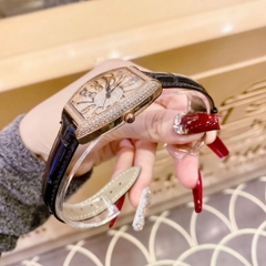 Chopard Mặt Chữ Nhật |Nữ Giới |Full Đá Rose Gold |Dây Da Đen |Máy Pin (Quartz) |Size 34mm