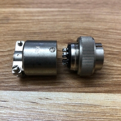 Đầu nối dây Cable Hirose RM15TP-8PH(71) CONN PLUG 8P MALE SILV SLDR CUP Connector